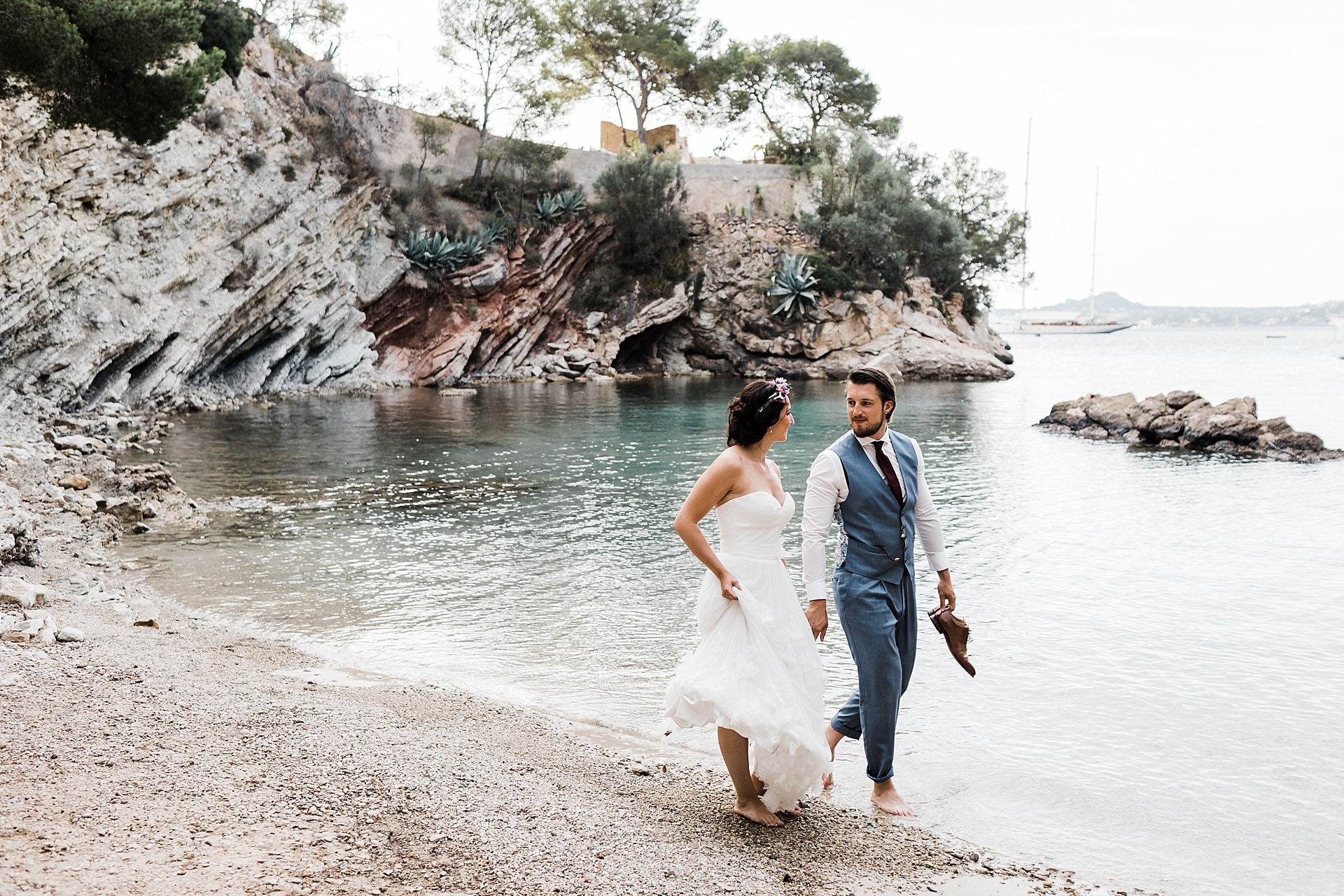 Hochzeit Mallorca Photoshooting Fotoshooting Strand Meer Morgen Brautpaar