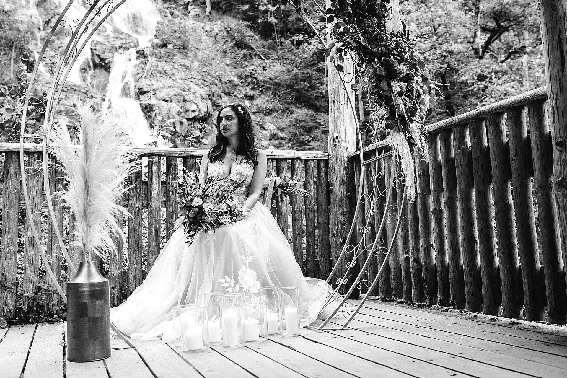 Braut vor den Totdnauer Wasserfällen